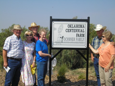  - centennial_farm_sign_unveiling_grandchildren
